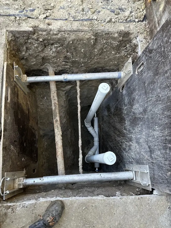 Experienced plumber completing Gas Line Repair work in Dulles Town Center